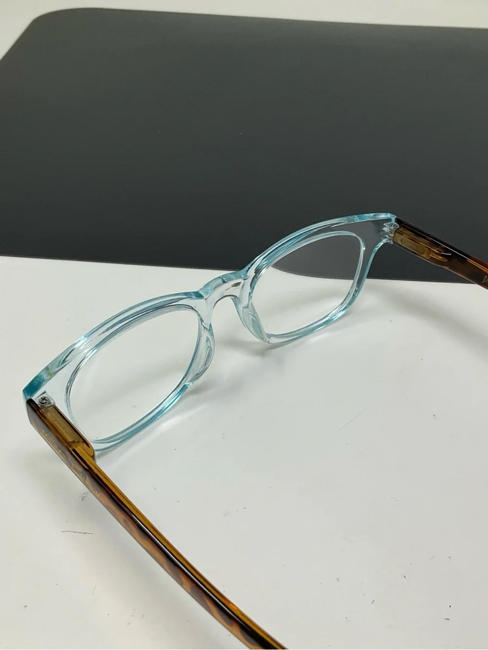Betsey Johnson clear blue tortoise frame reading glasses +2.50